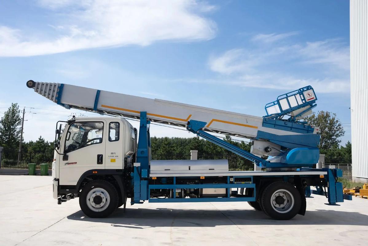 抚州临川云梯上料车租赁费用